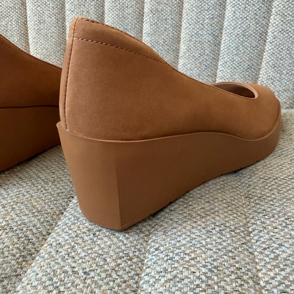 VIONIC "Sereno" Wedge Pumps in Camel, sz 8 - Picture 6 of 9